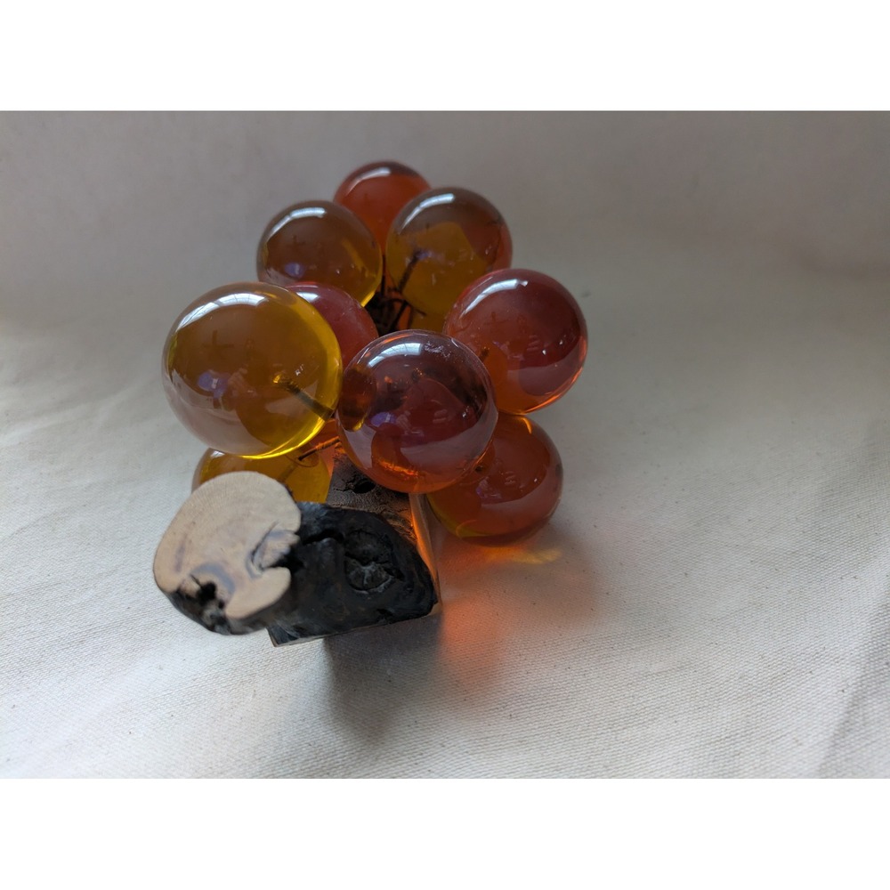 Amber Lucite Acrylic‎ Grape Cluster Sculpture Driftwood MCM Retro Decor 9 Inch - Picture 6 of 7